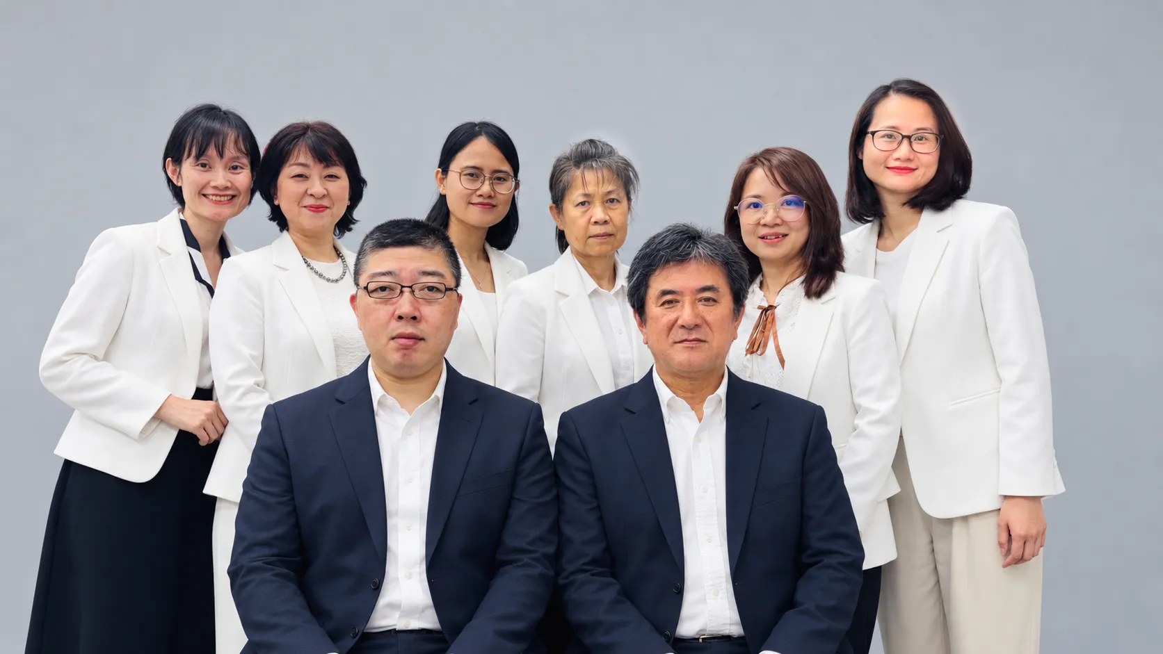 Tập thể nhân viên công ty ATTO Japan